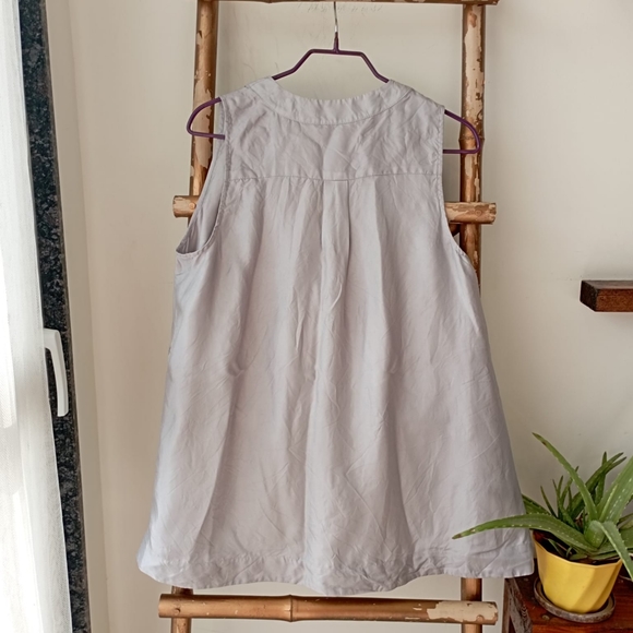 ♥️ Banana Republic Light Grey Elegant Top - Picture 17 of 17